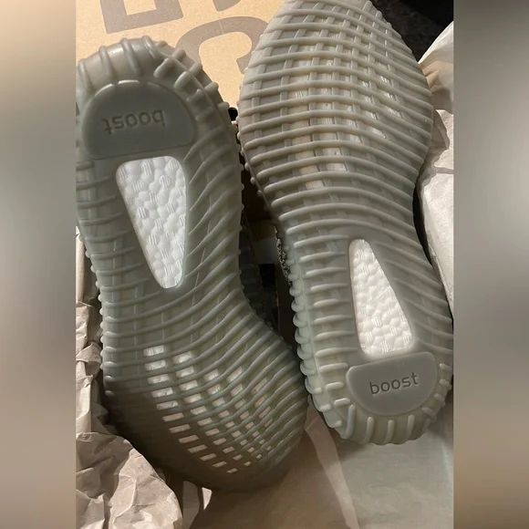 adidas Yeezy Boost 350 V2 Granite - Picture 6 of 10
